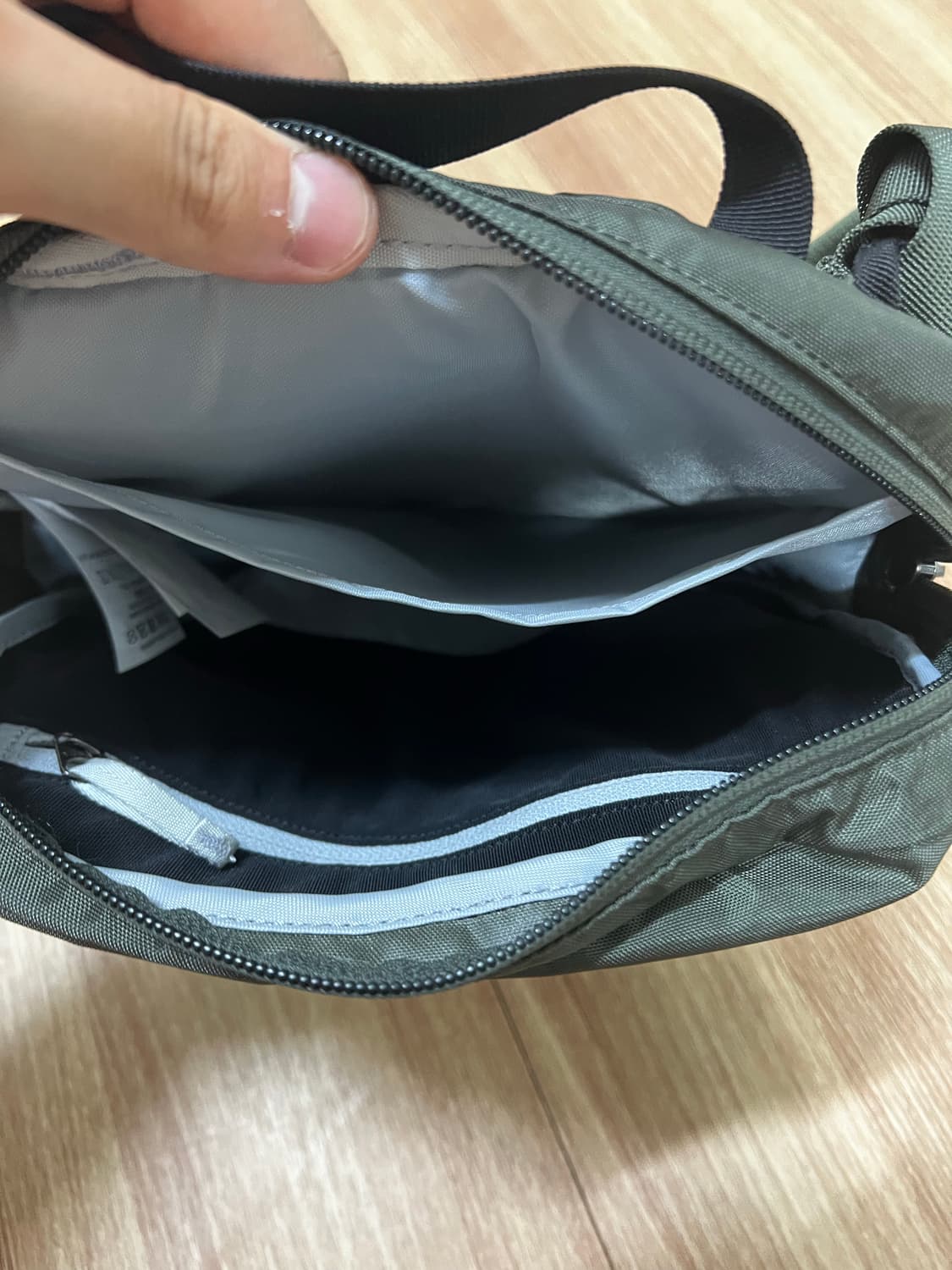 아크테릭스 맨티스 슬링팩 크로스백 그린 판매 상품이미지4