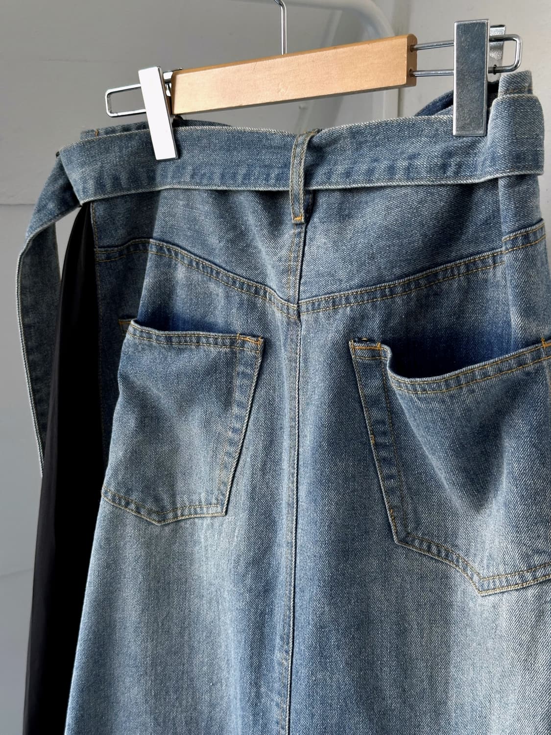 One washed panel belted wrap denim skirt 상품이미지6