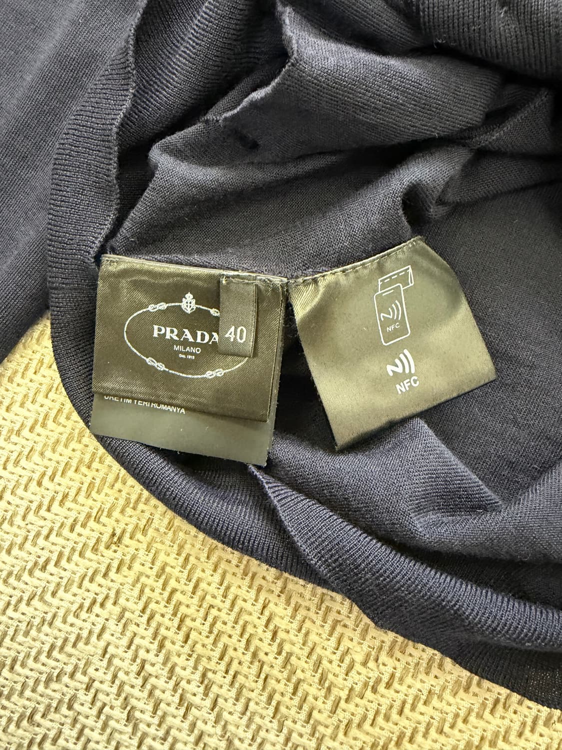 정품) 프라다 신형 루즈핏 네이비 가디건 40 상품이미지7