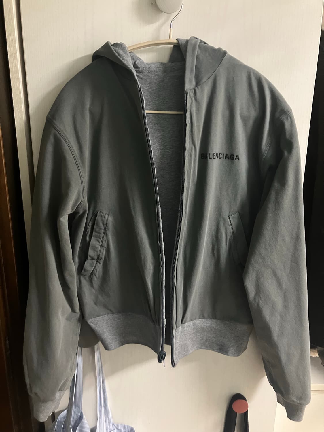 발렌시아가 리버시블 후드집업 그레이 / 카키 상품이미지4