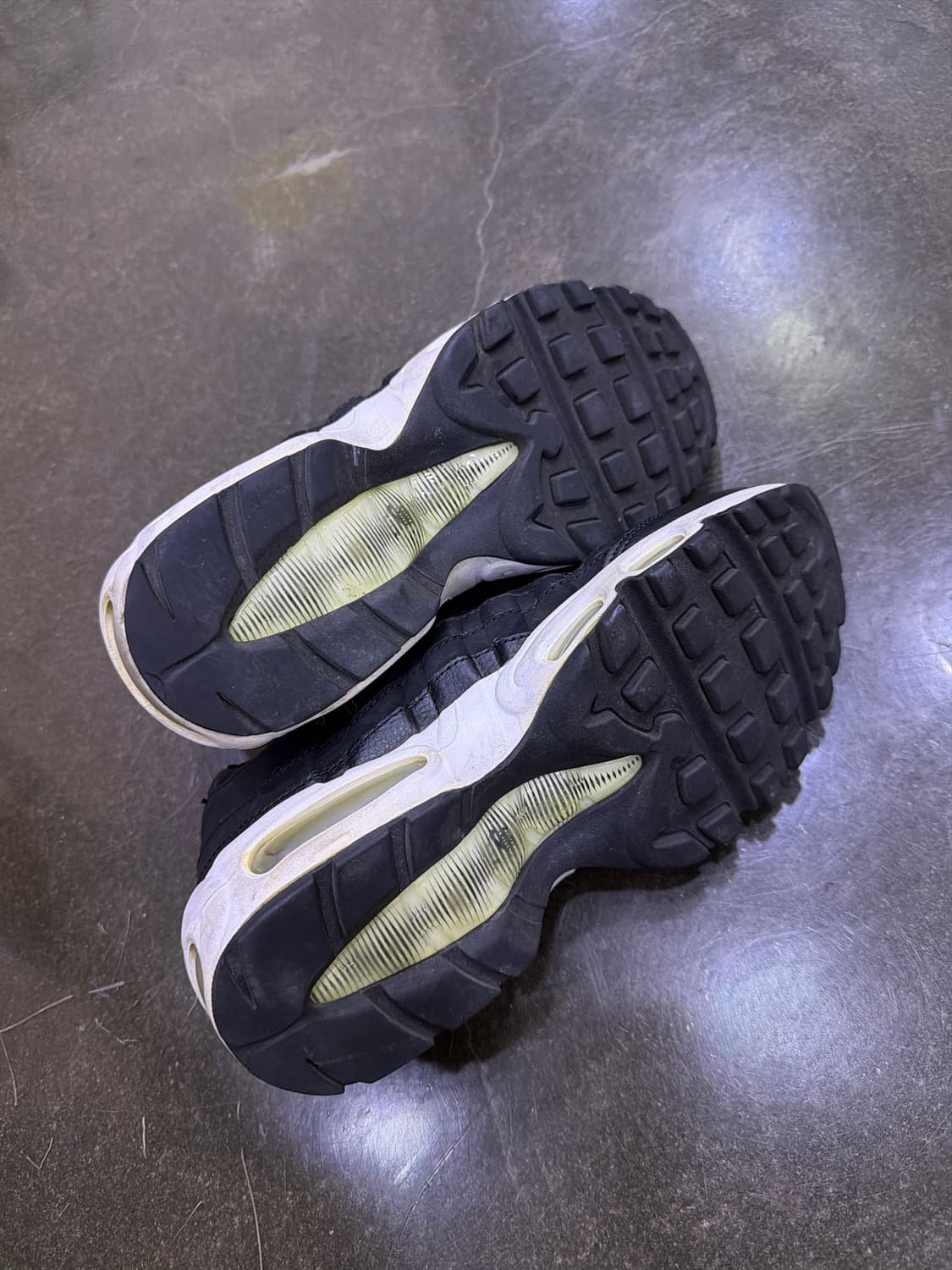 나이키 우먼스 에어맥스95 에센셜 음양 팩 블랙 235 상품이미지8