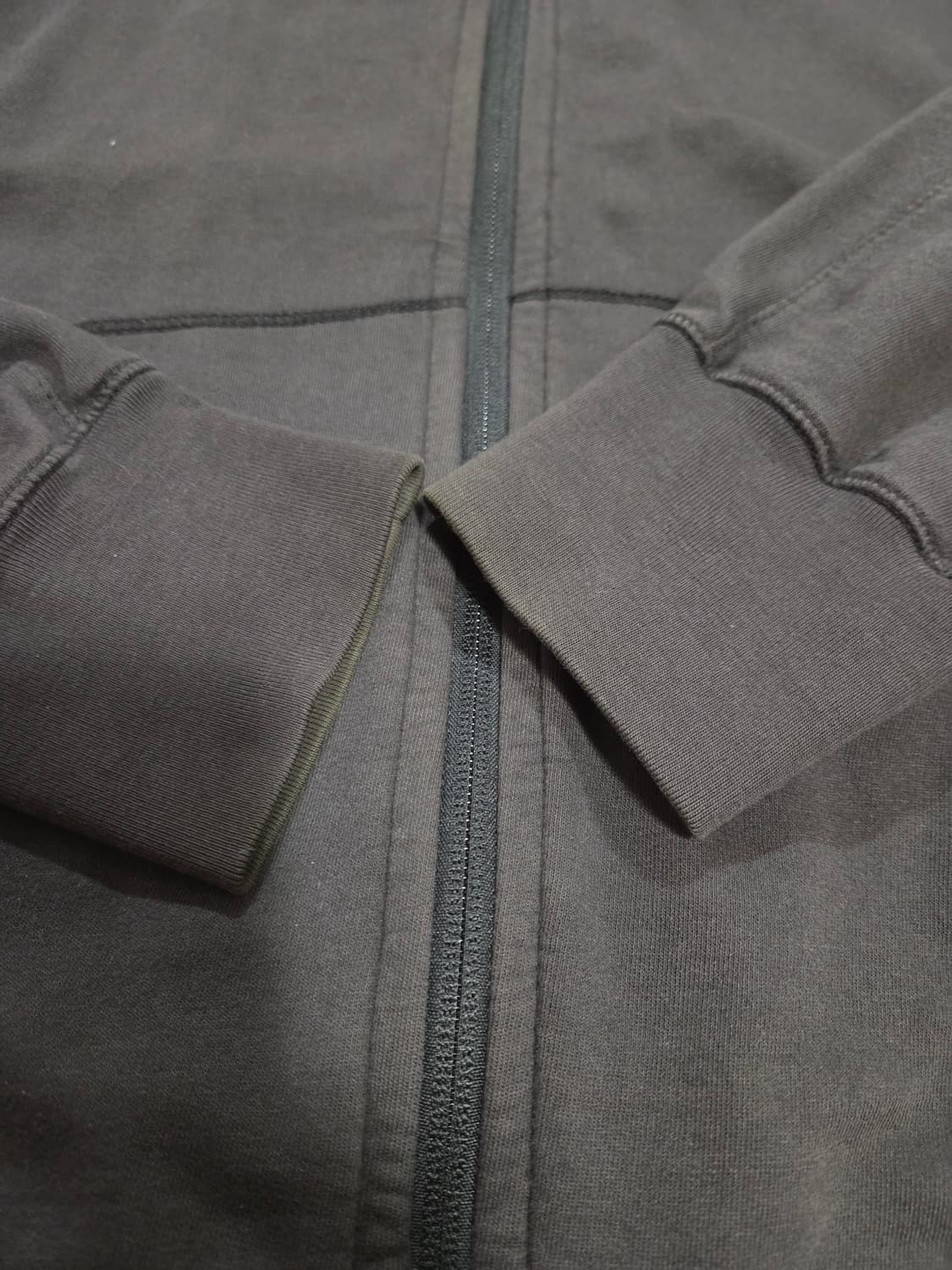 C.P컴퍼니 가먼트다잉 후드 집업 (XL) 상품이미지6