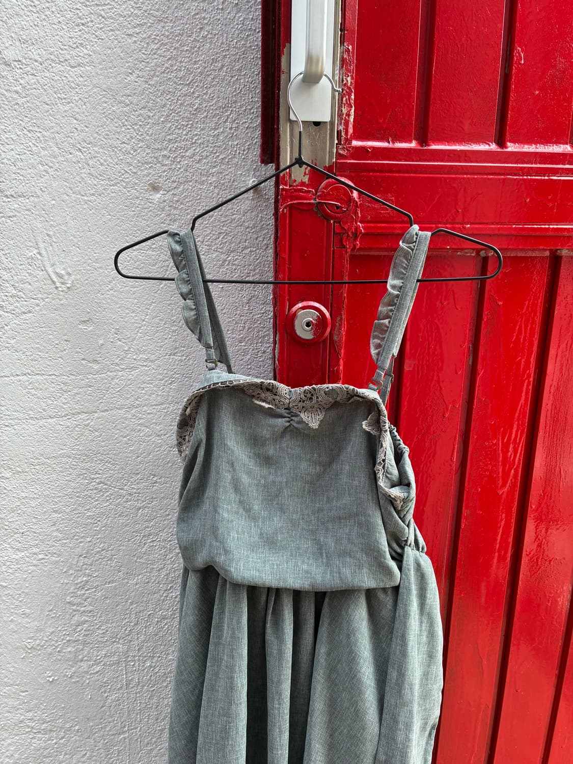 Gray frill sleeveless ops 🖨️  상품이미지2