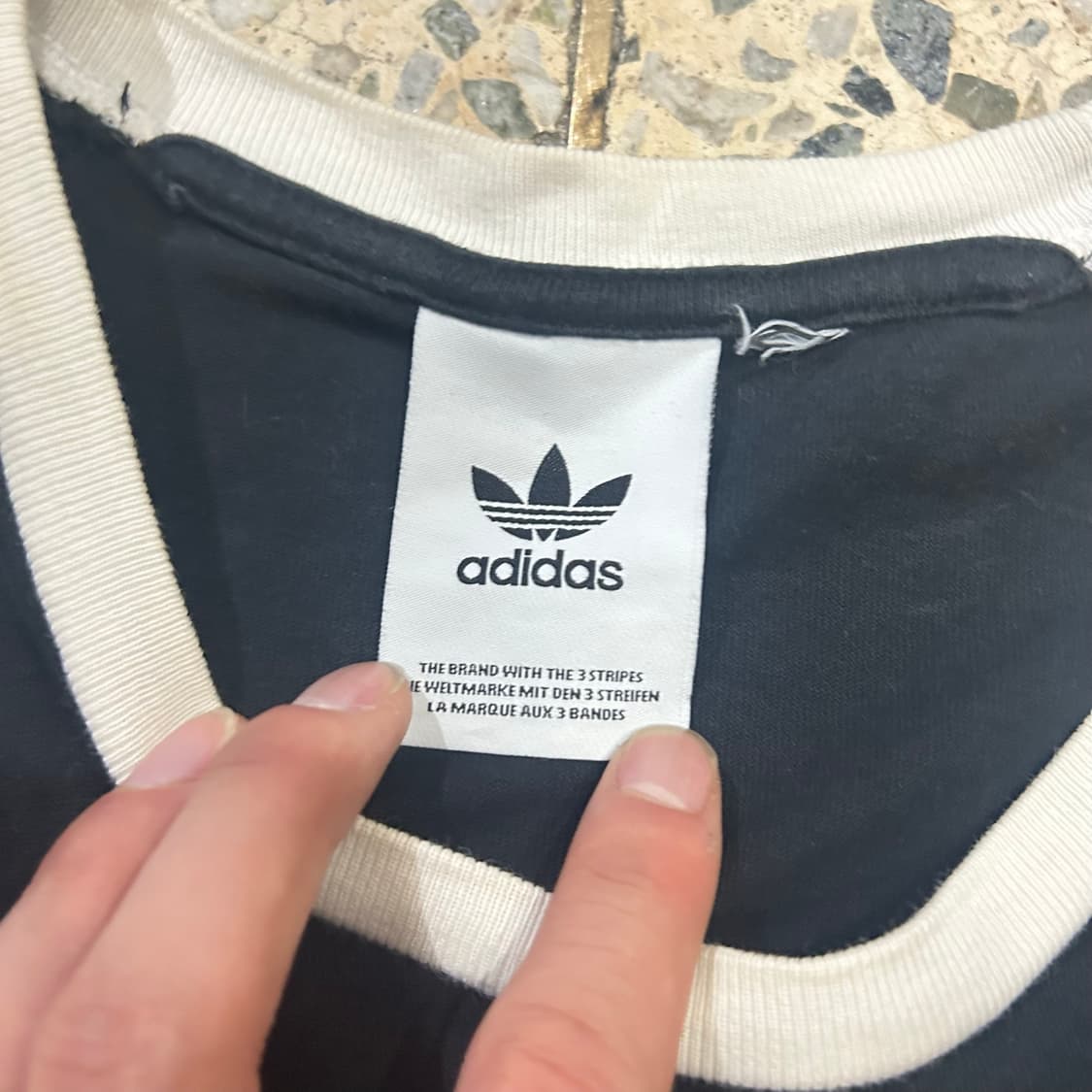 아디다스(ADIDAS)블랙 삼선 트레포일 반팔티 상품이미지4