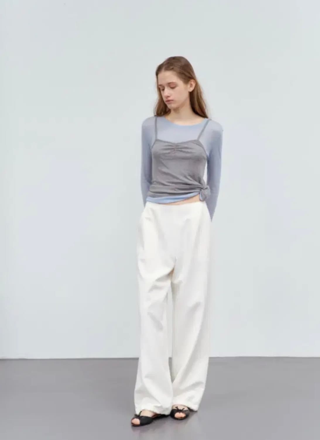 타낫 셔링 투웨이 슬리브 탑 상품이미지2