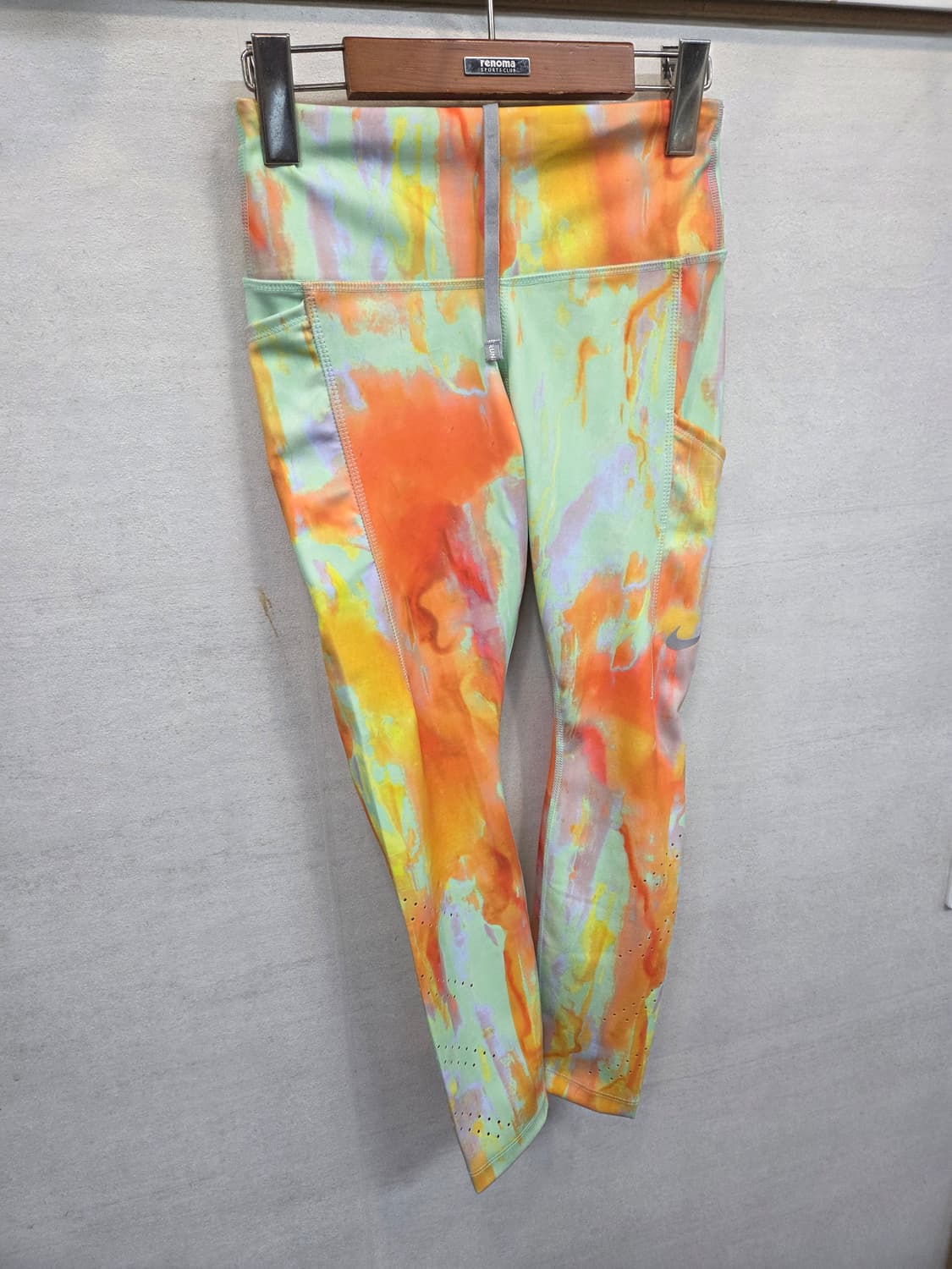 나이키 여성 드라이핏 에픽 럭스 그래픽 타이즈 s 상품이미지10