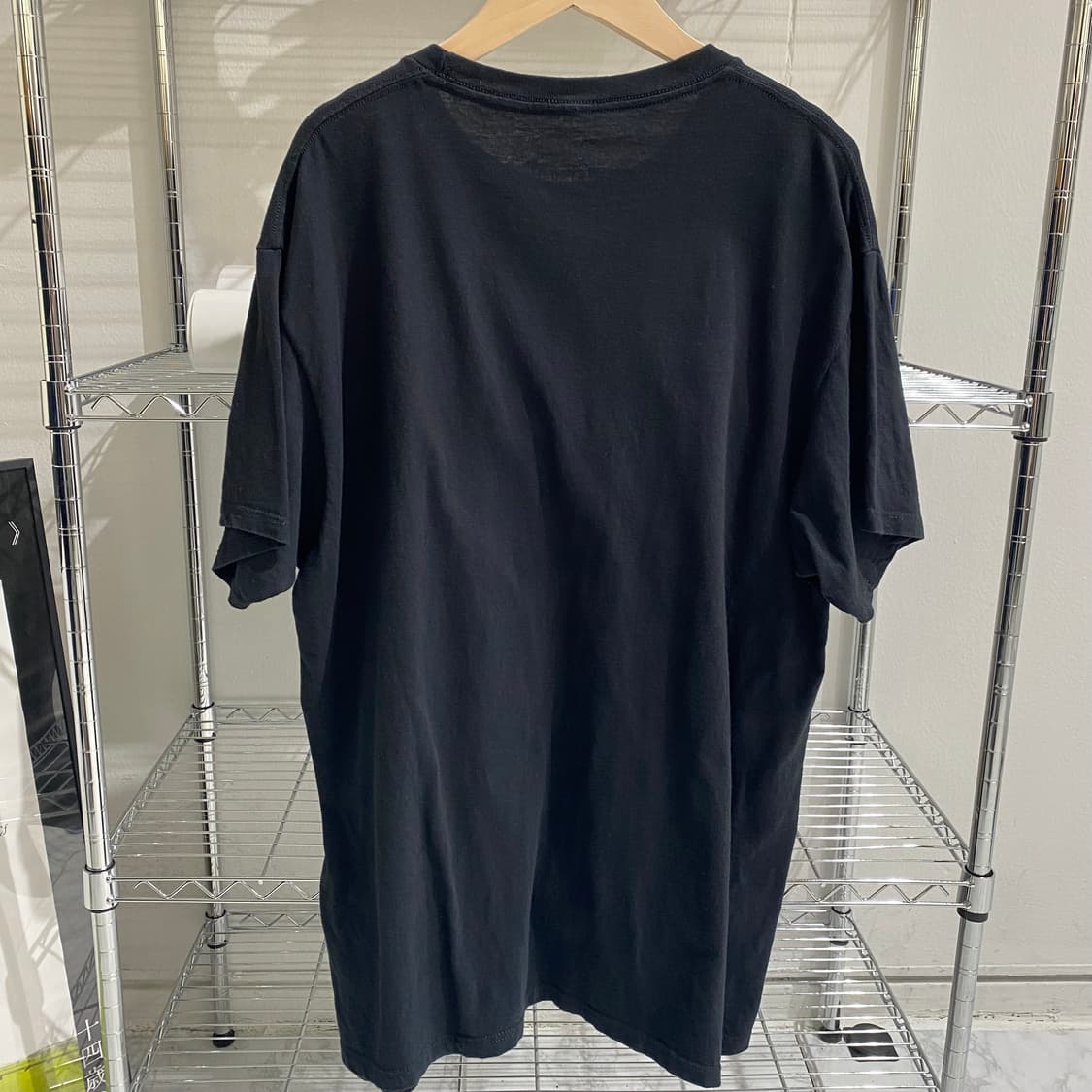 진격의거인 리바이 오피셜 애니메이션 티셔츠 상품이미지2