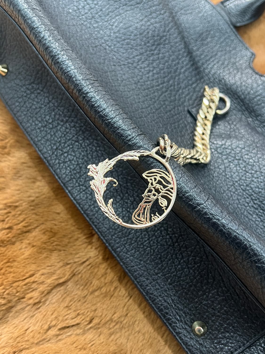 베르사체 레더 백 상품이미지2