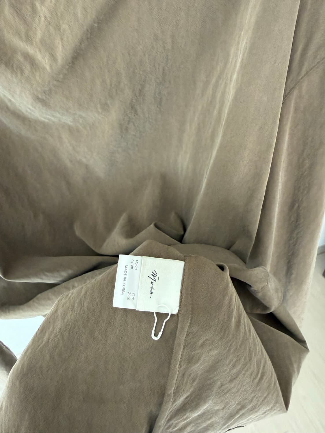 모이아 soft cowl 블라우스,brown 상품이미지3