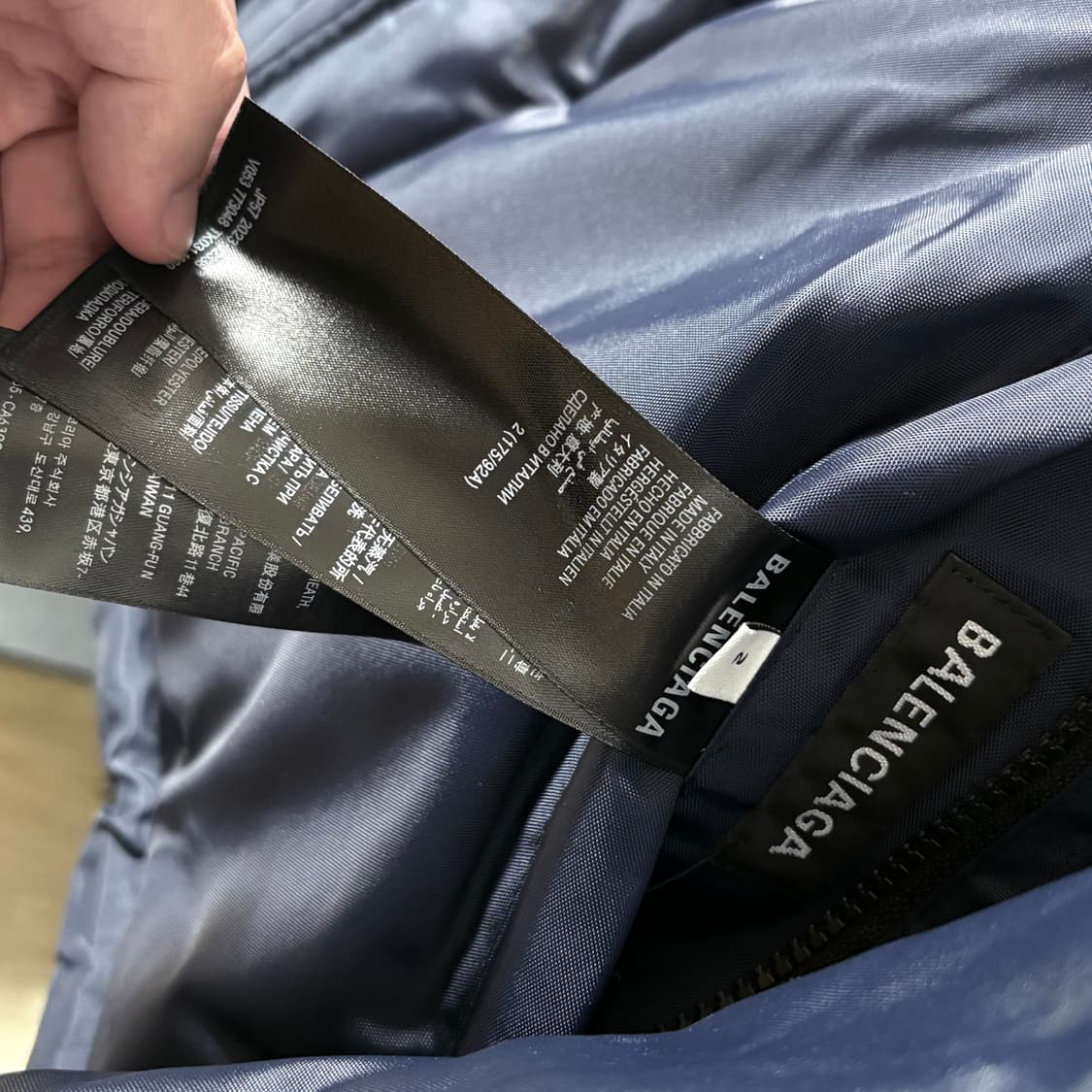 발렌시아가 리버시블 숏 푸퍼 패딩 상품이미지10