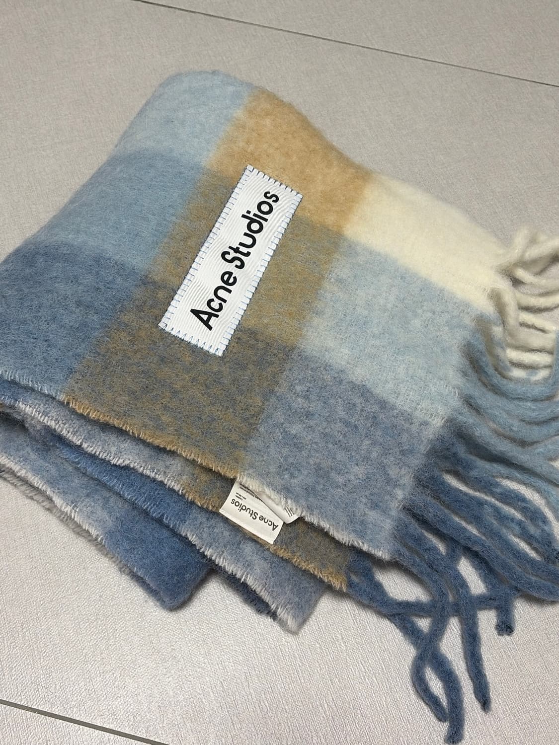 아크네 스튜디오 모헤어 체크 머플러 파스텔 블루 베이지 상품이미지1