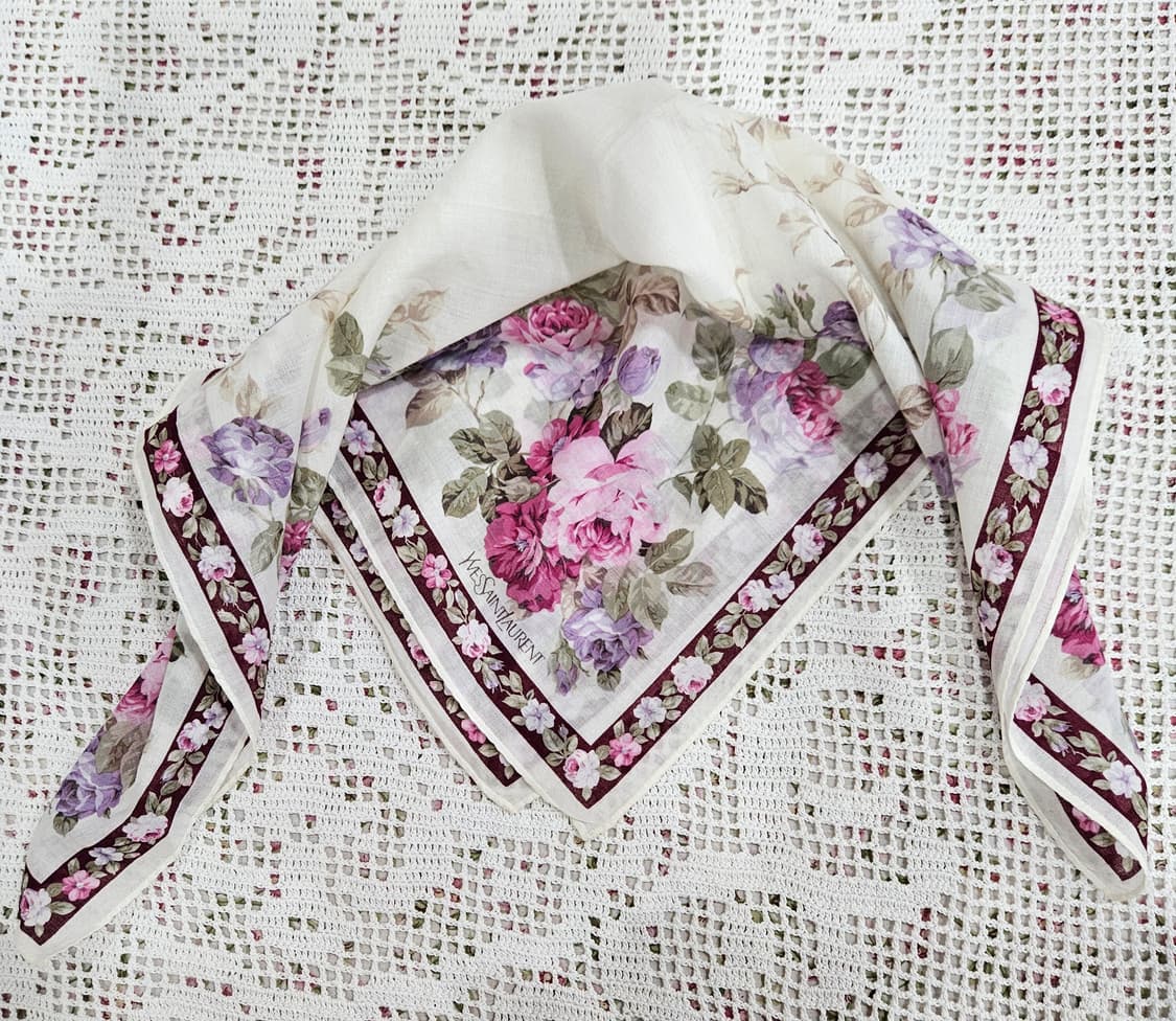 입생로랑 플라워 패턴 손수건 상품이미지4