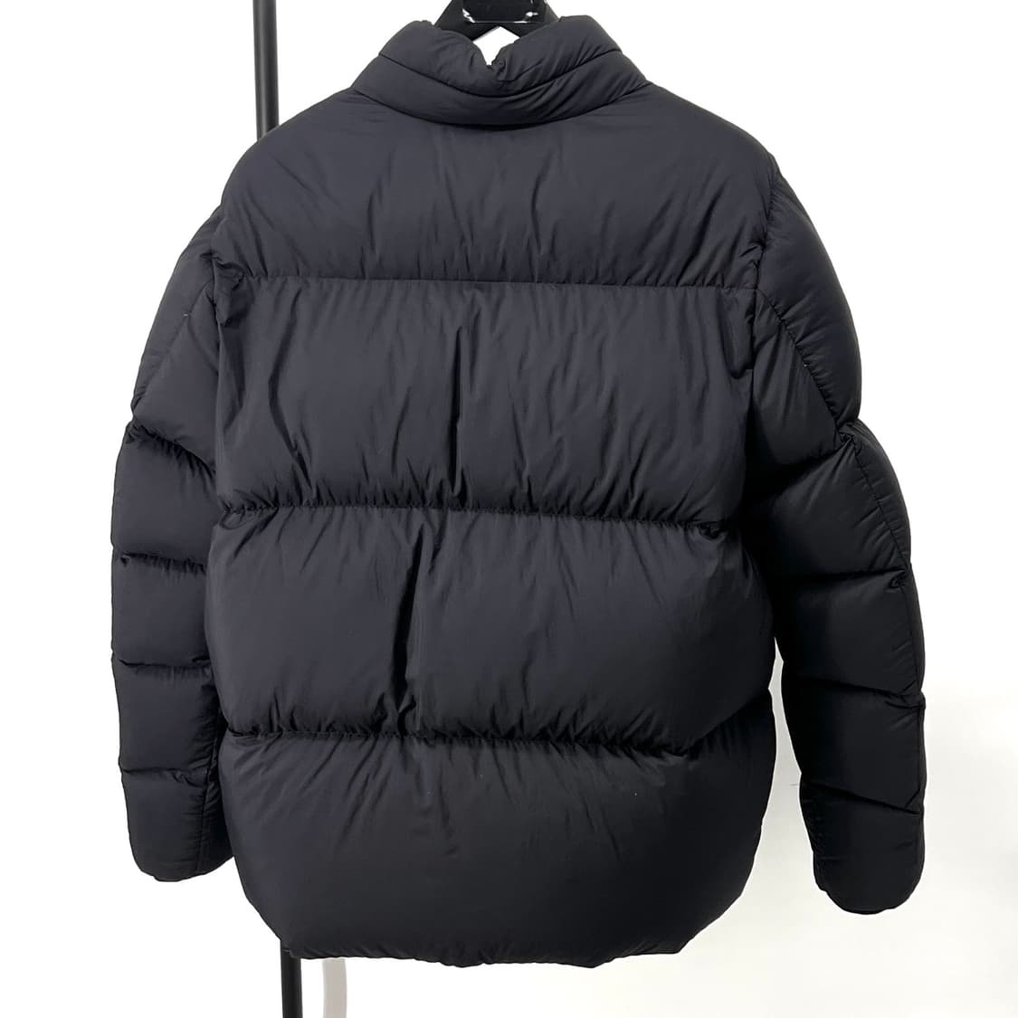 [4사이즈] 몽클레어 블랙 와펜 로고 패딩 점퍼 상품이미지4