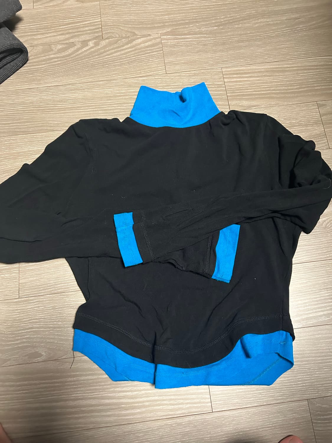 파르티멘토 우먼 더블 레이어드 하이넥 티 상품이미지3