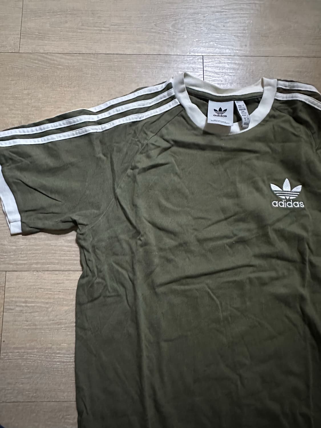 아디다스 반팔티 카키 상품이미지1