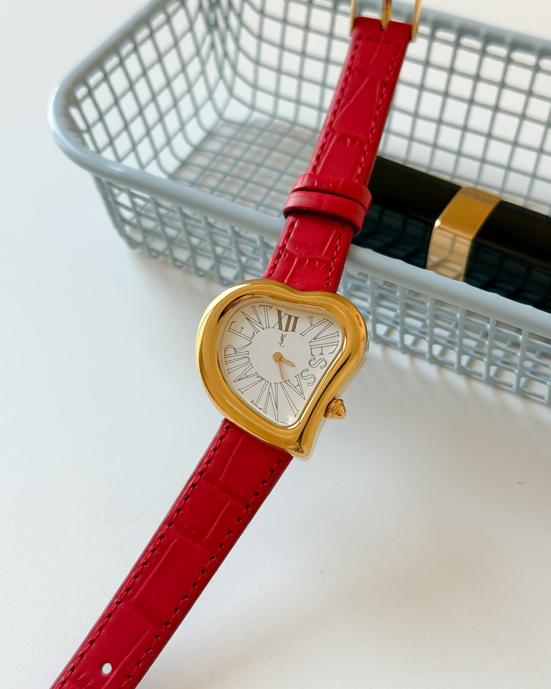 입생로랑 40주년 하트 시계 상품이미지2