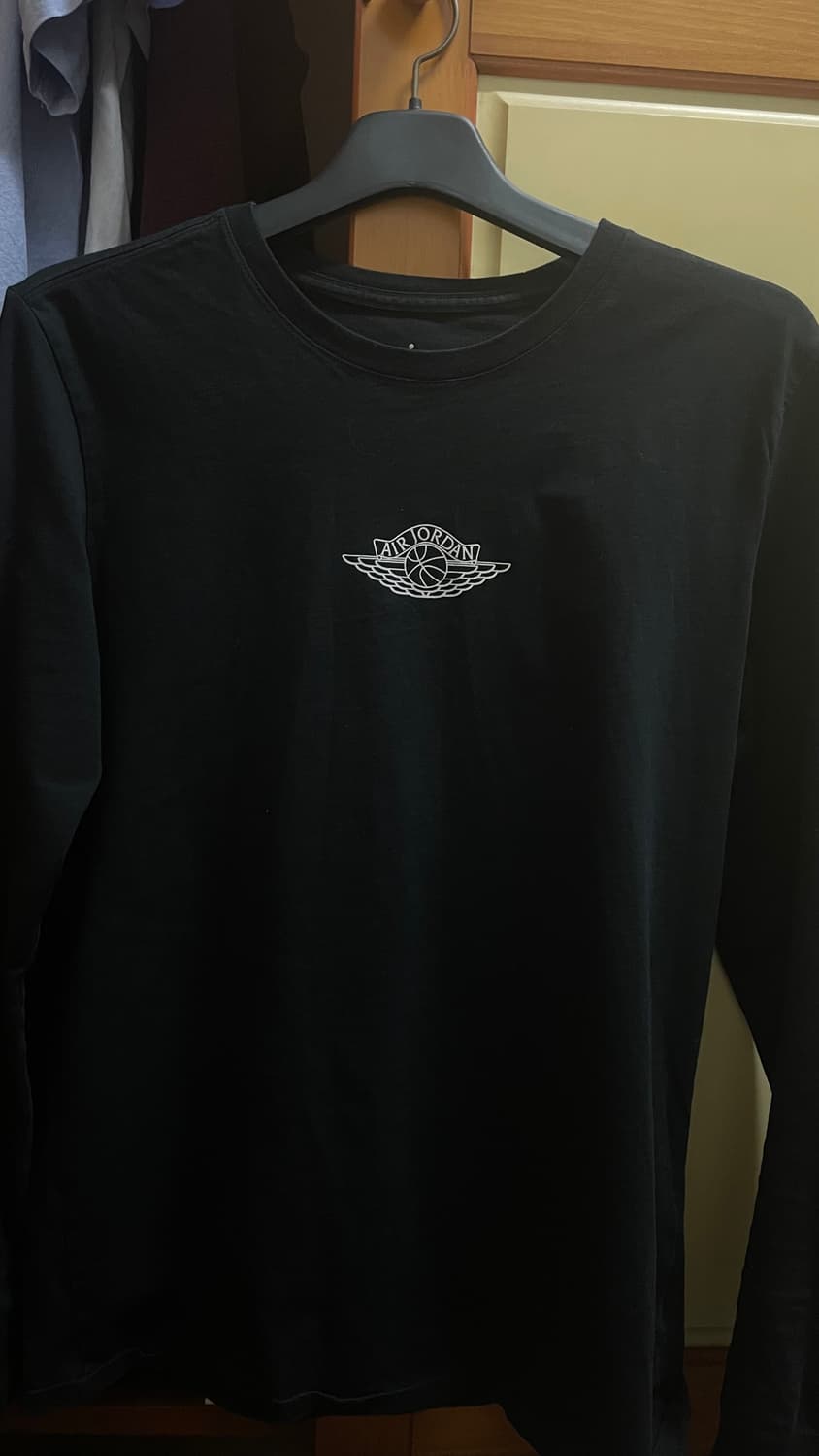 래퍼 오선 착용 조던 롱슬리브 상품이미지3