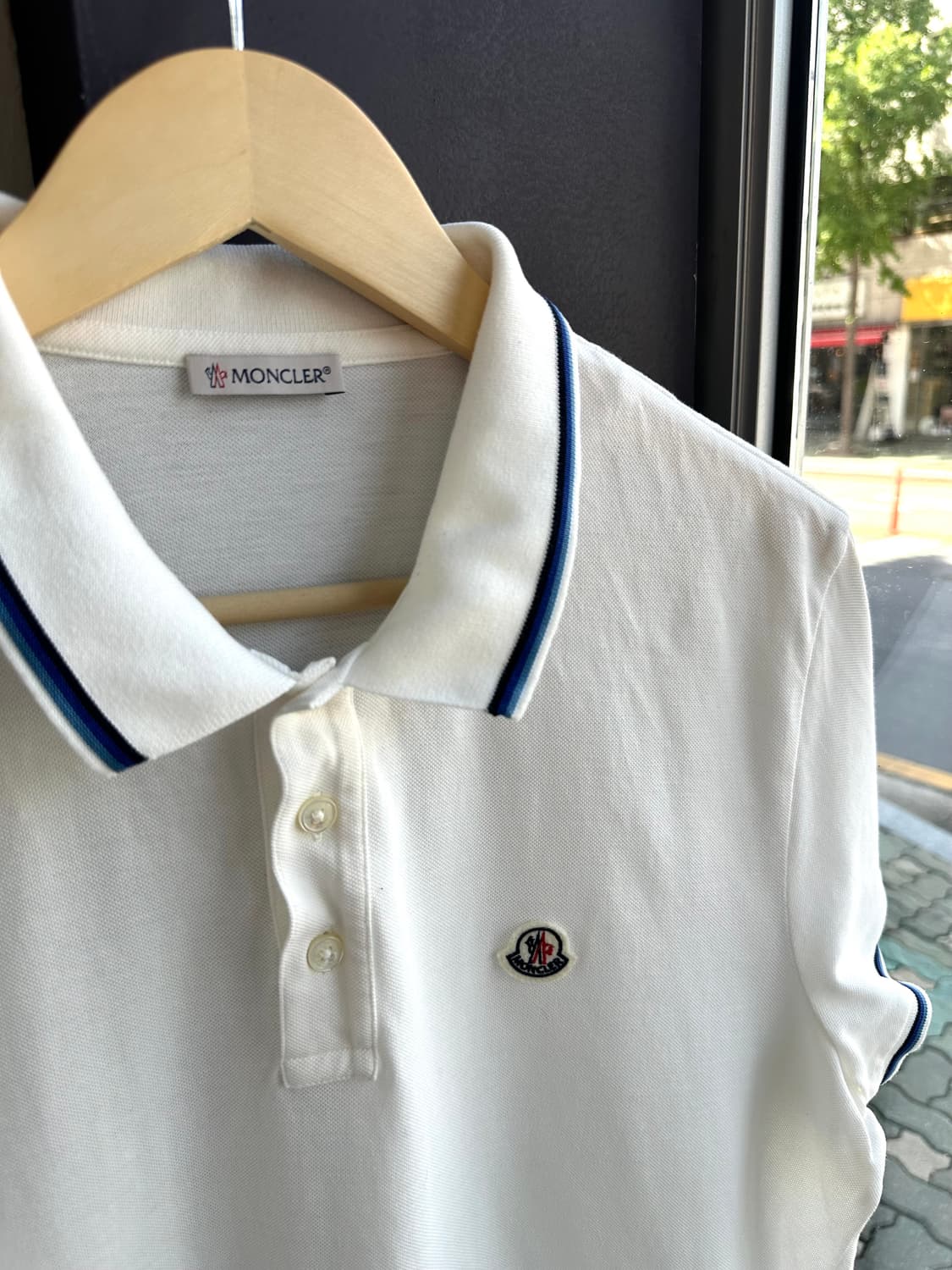 XL/ 몽클레어 화이트 와펜패치 폴로티 상품이미지5