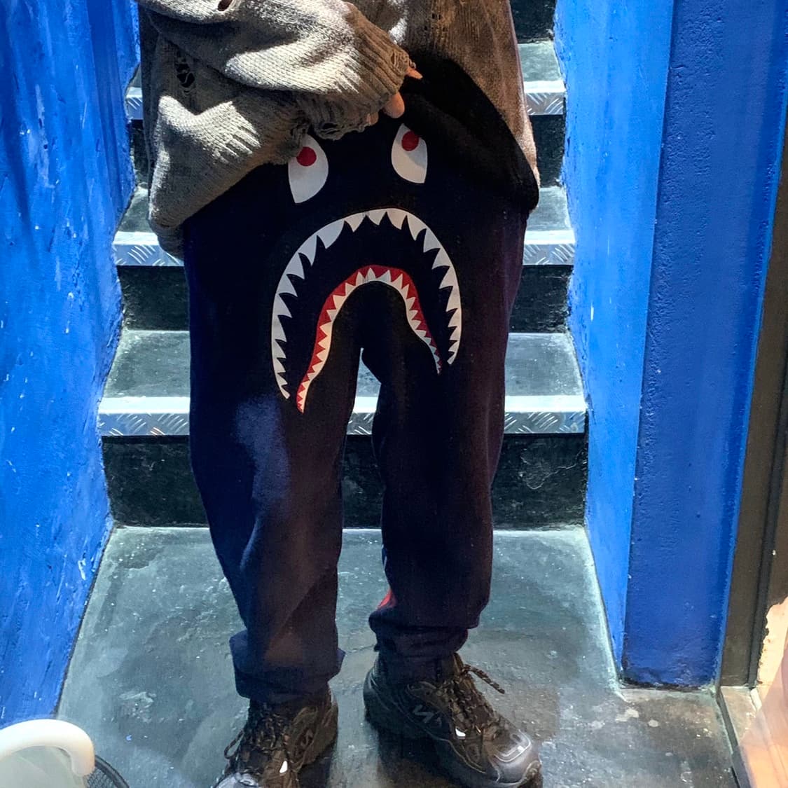 베이프 17F/W 샤크 페이스 네이비 스웻 조거 팬츠 상품이미지1