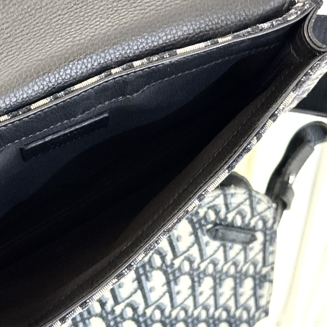 디올 오블리크 새들 메신저백 1ADPO325 상품이미지9