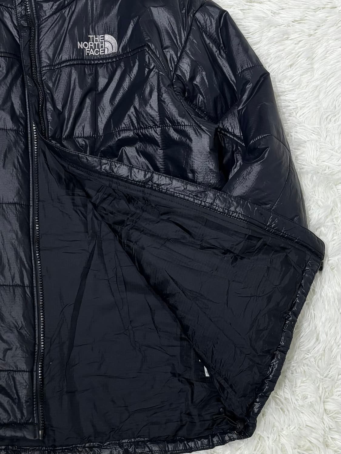 노스페이스 블랙 유광 경량패딩 상품이미지6