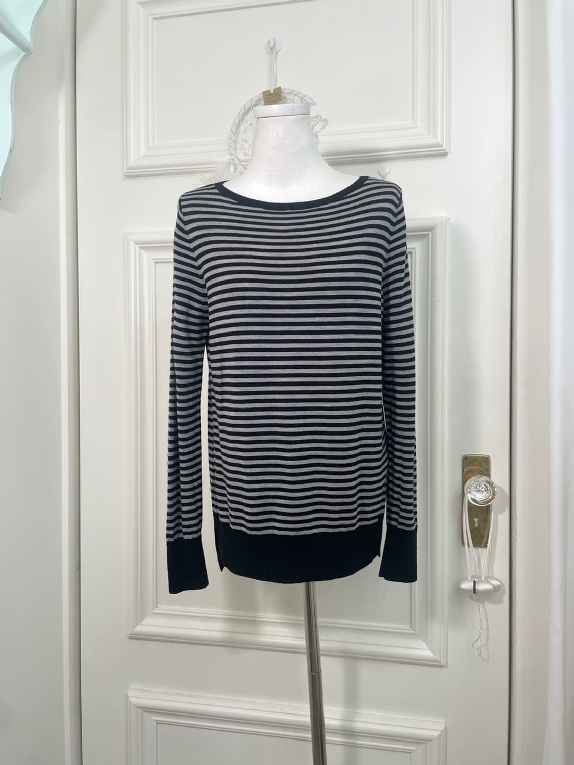 gray black stripe basic knit top(size-L) 상품이미지1