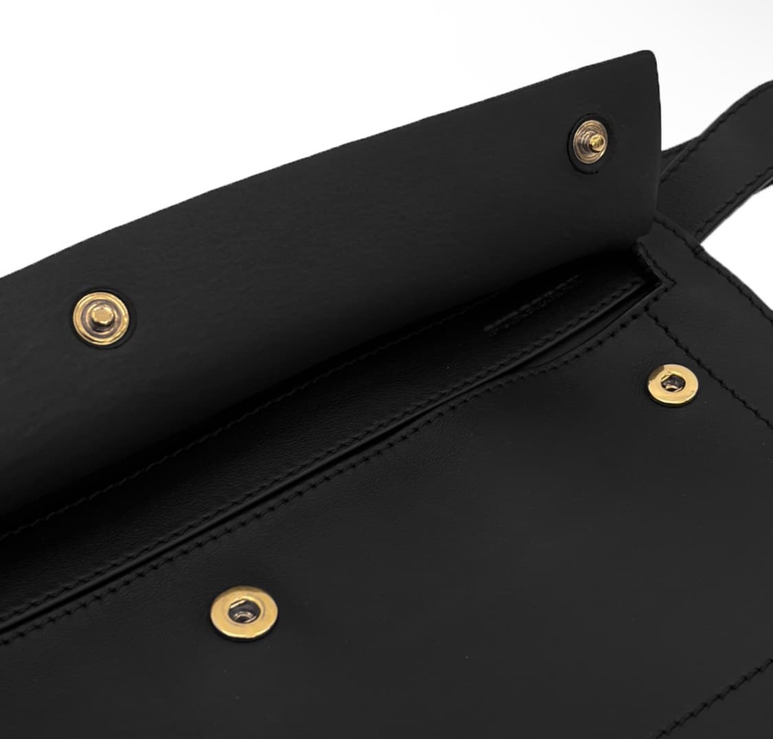 [OS] 버버리 레더 슬림 벨트백 크로스 슬링백 블랙 상품이미지7