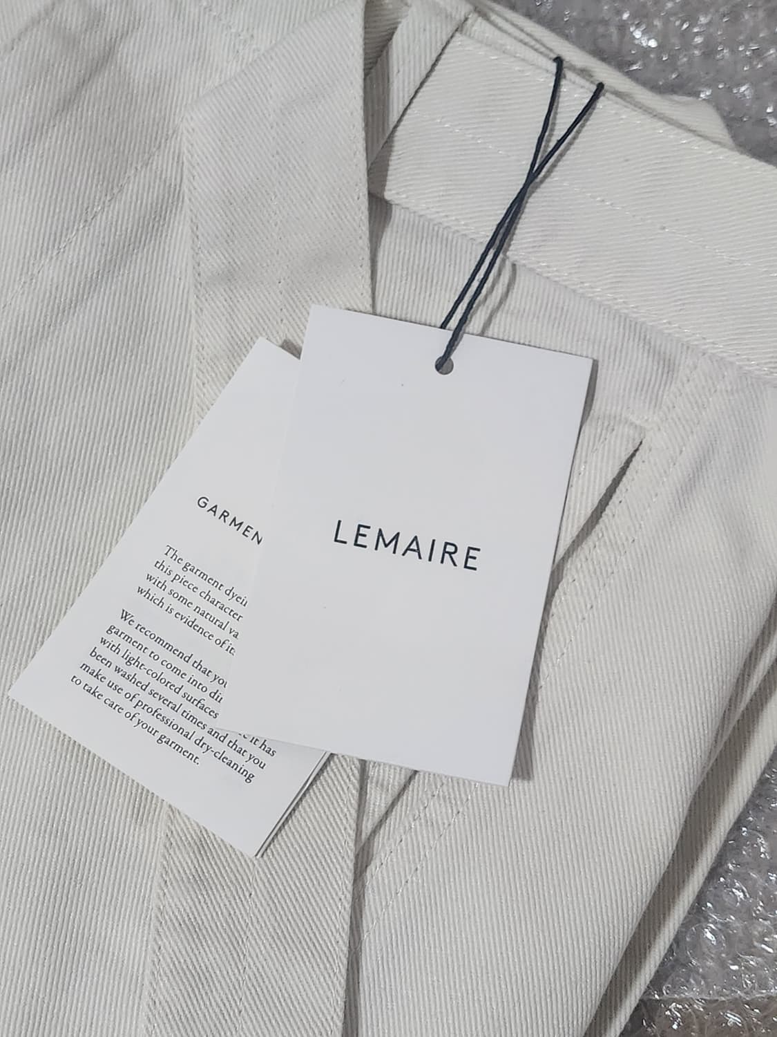 [S] 르메르 트위스티드 벨티드 데님 팬츠 화이트 상품이미지5