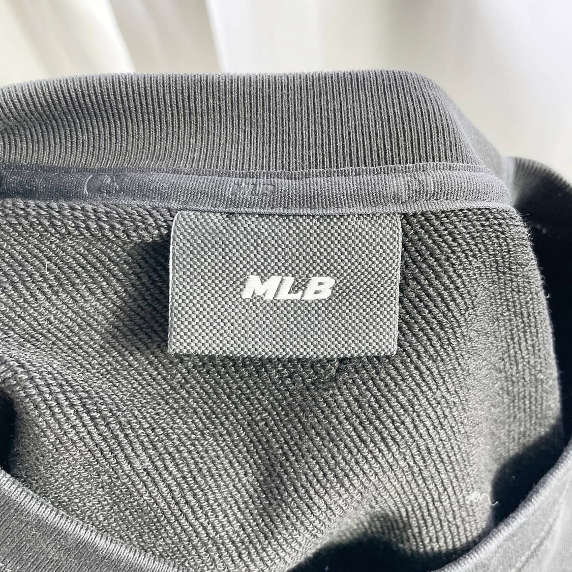 A2 MLB 바시티 오버핏 트랙 맨투맨 105사이즈 상품이미지4