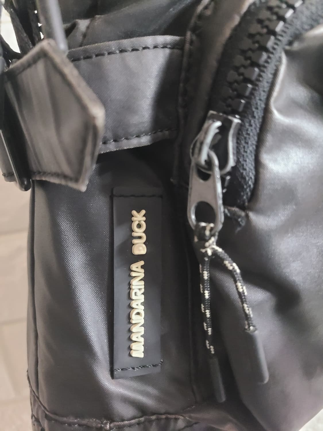 만다리나덕 크로스백 상품이미지4