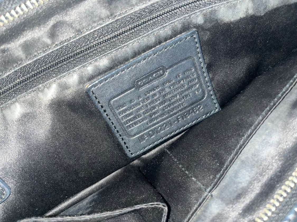 coach 시그니처 토트백 emboss 상품이미지4