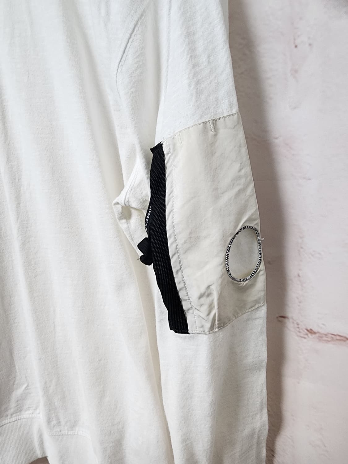 C.P.컴퍼니 화이트 색상 긴팔 티셔츠 상품이미지5