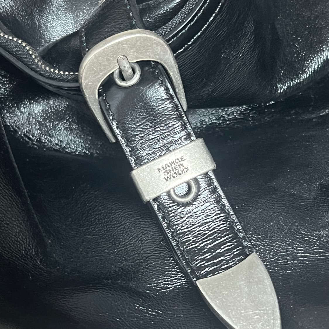 마지셔우드 벨티드 호보백 블랙 상품이미지2