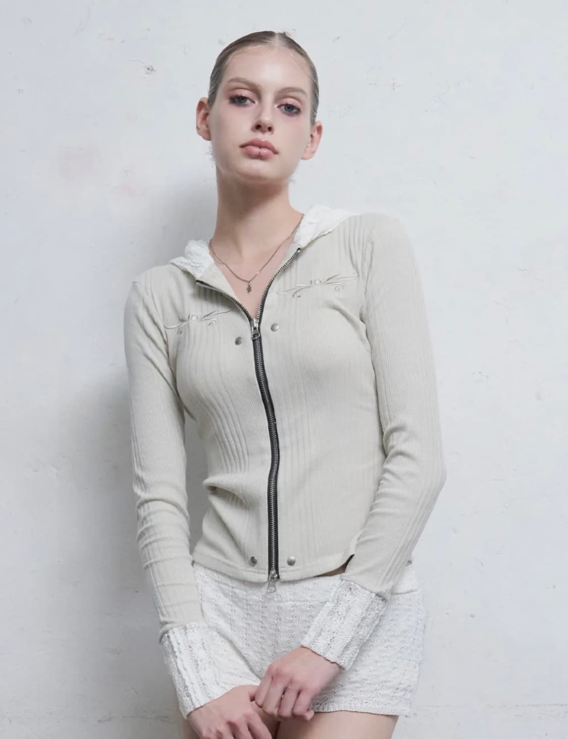 힐다 레이스 엠브로이더리 후드 집업 상품이미지1