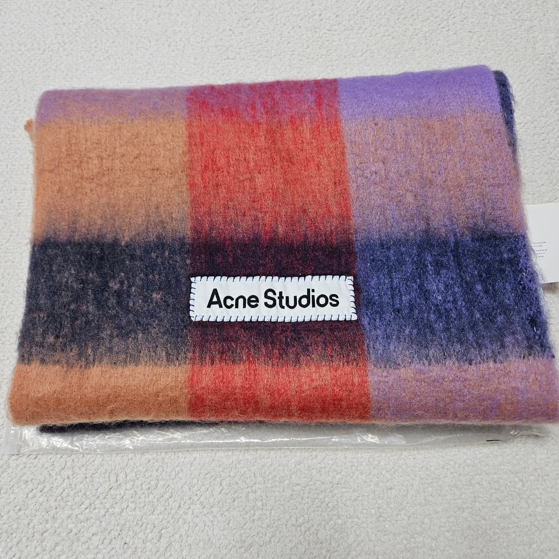 아크네 모헤어 체크 머플러 상품이미지5