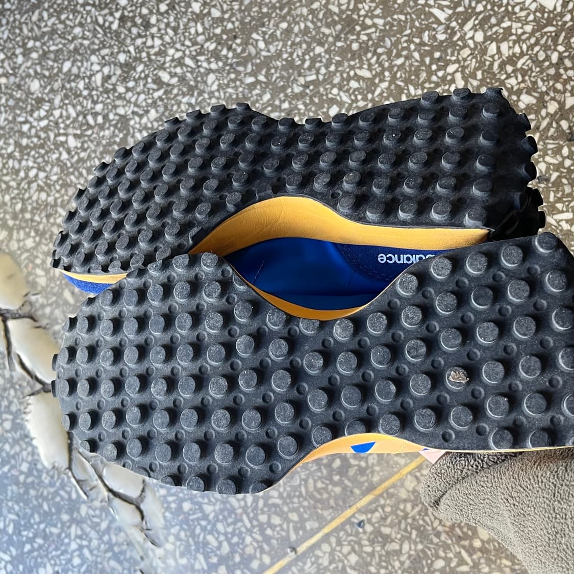 뉴발란스 327 상품이미지3