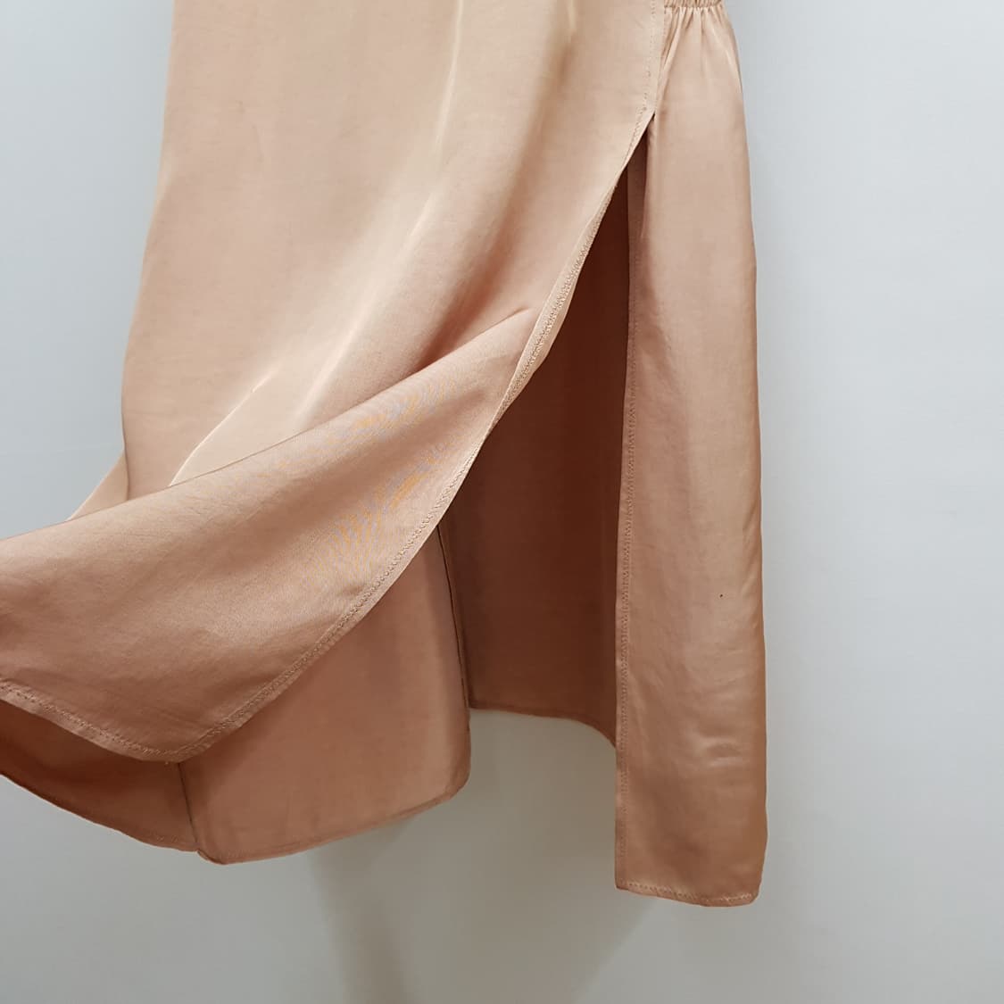 한섬 마인 2021 새틴 레이스 롱 원피스 76-90-155 상품이미지4