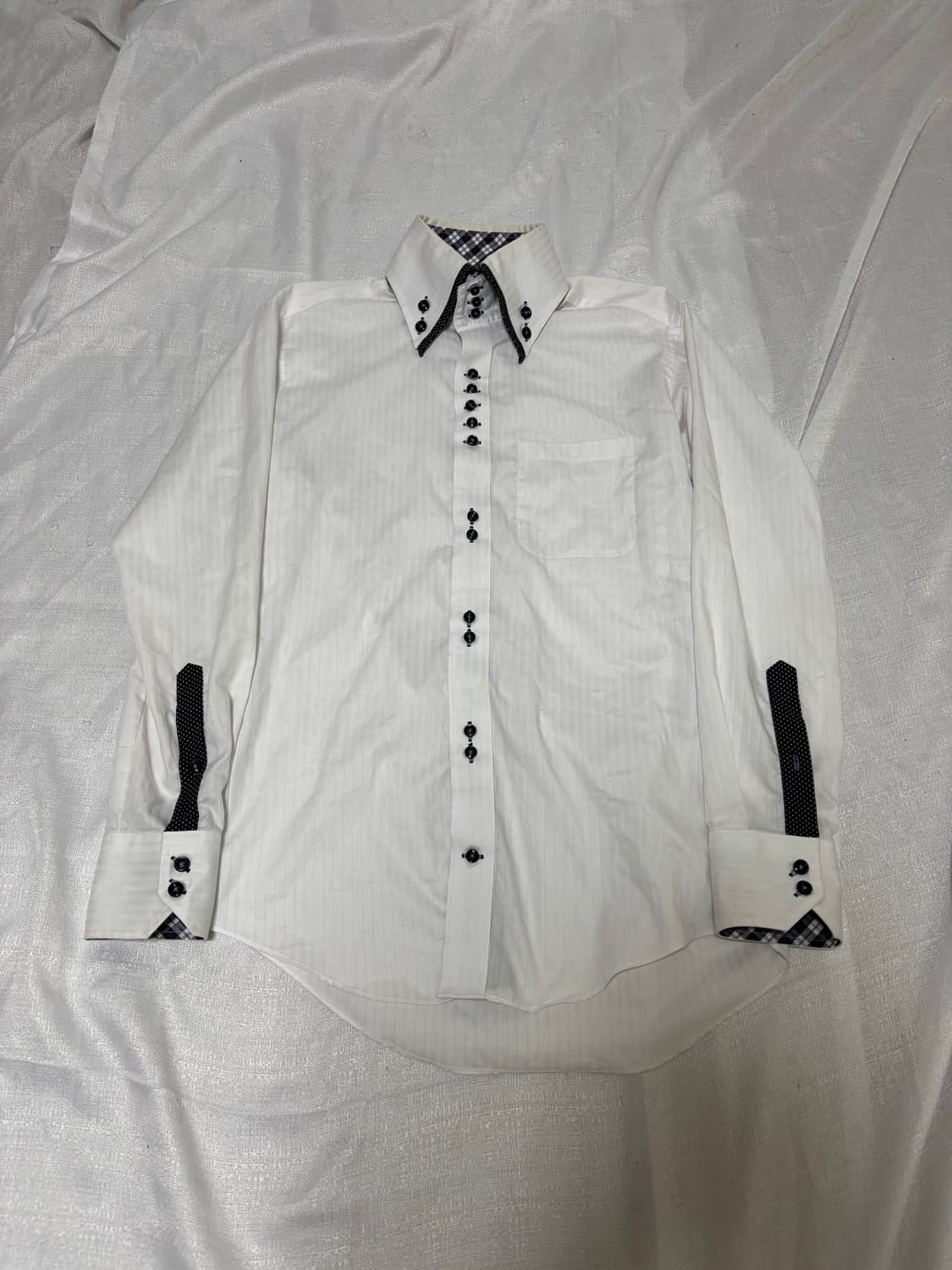 “Unknown” Multi Button Detail Shirts 상품이미지7