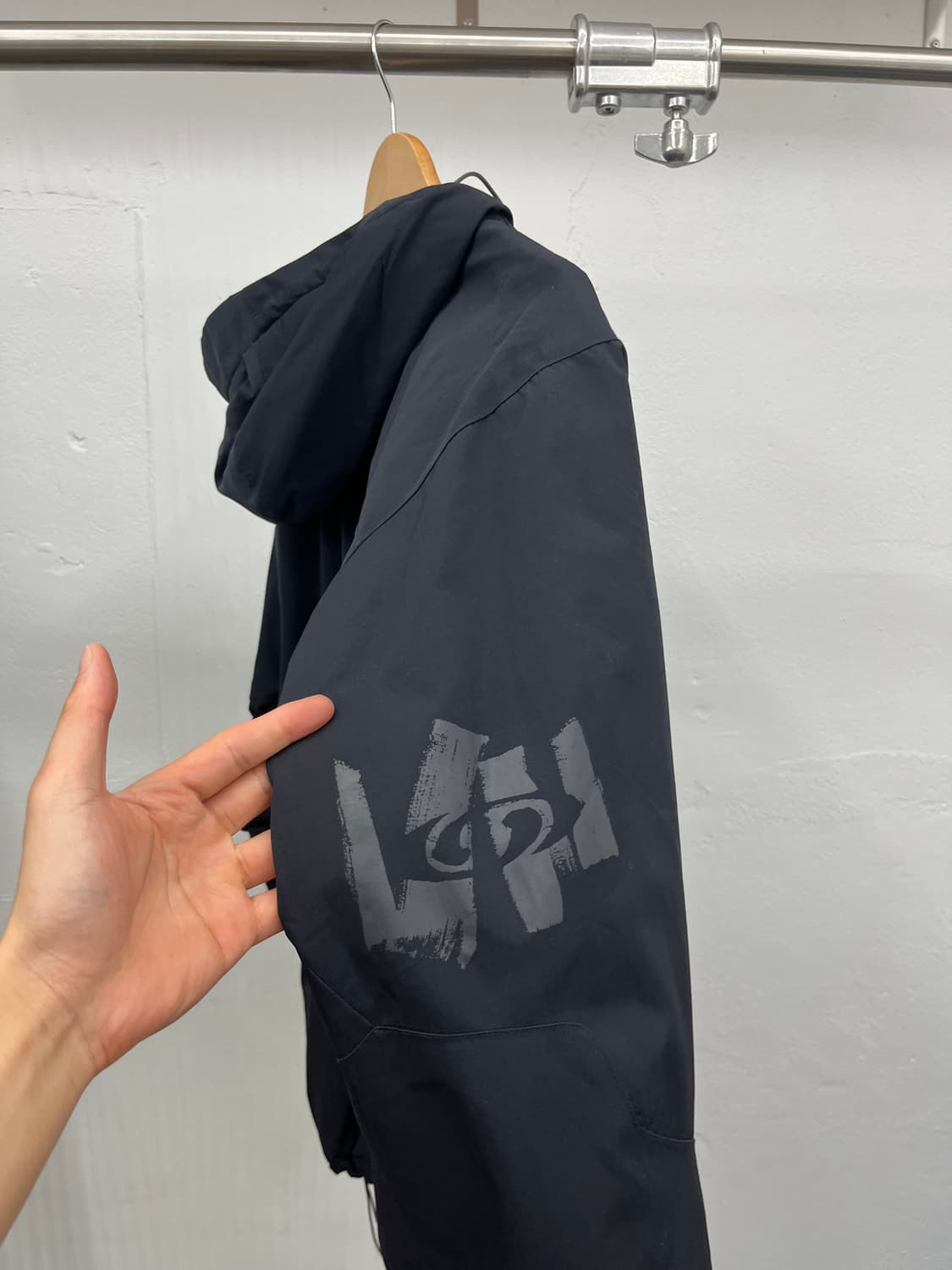 XL) SALOMON GORPCORE 바람막이 상품이미지4