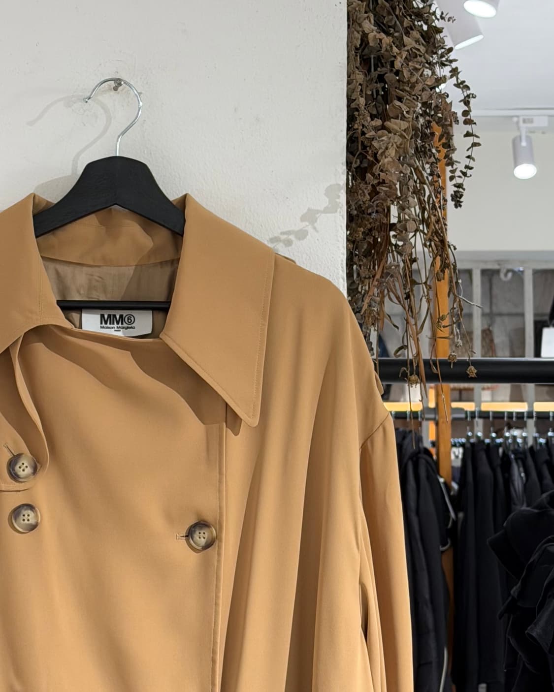 mm6 베이지 실크 더블 버튼 트렌치 코트 상품이미지3