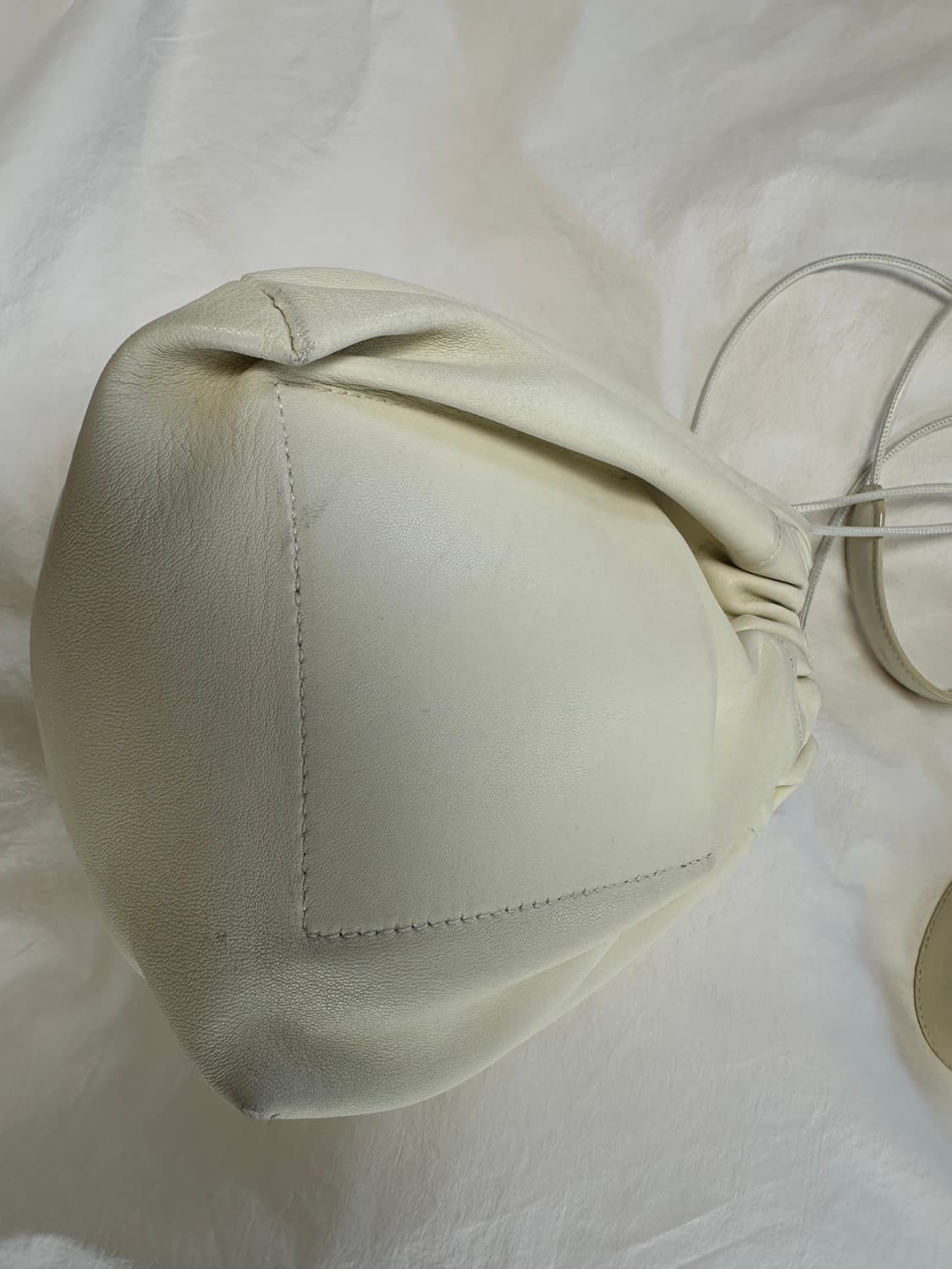 질샌더 드로우스트링 덤플링 백 상품이미지3