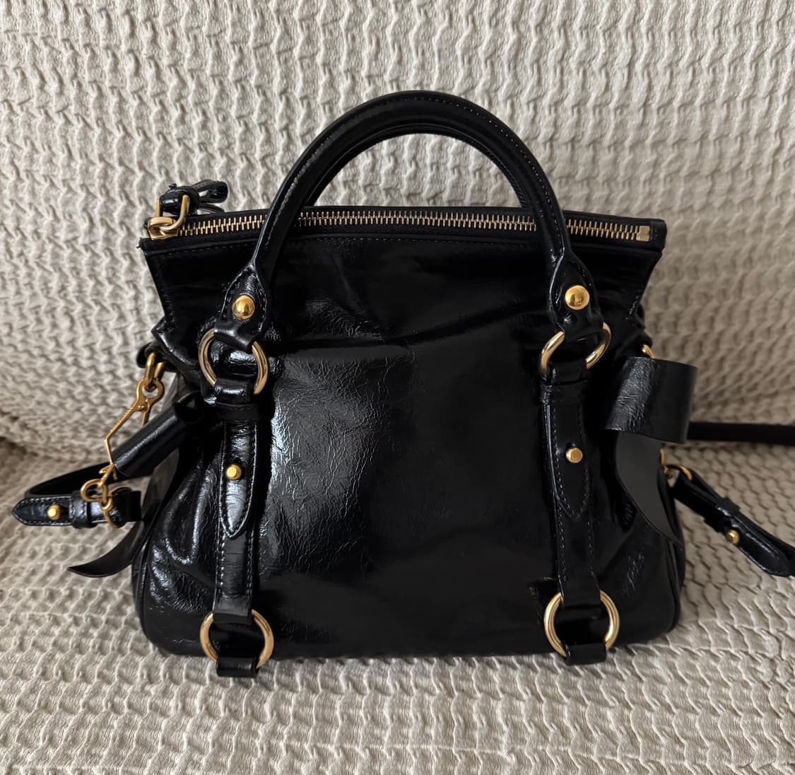 미우미우 비텔로 럭스 보우 미니 사첼백 토트 크로스백 상품이미지3