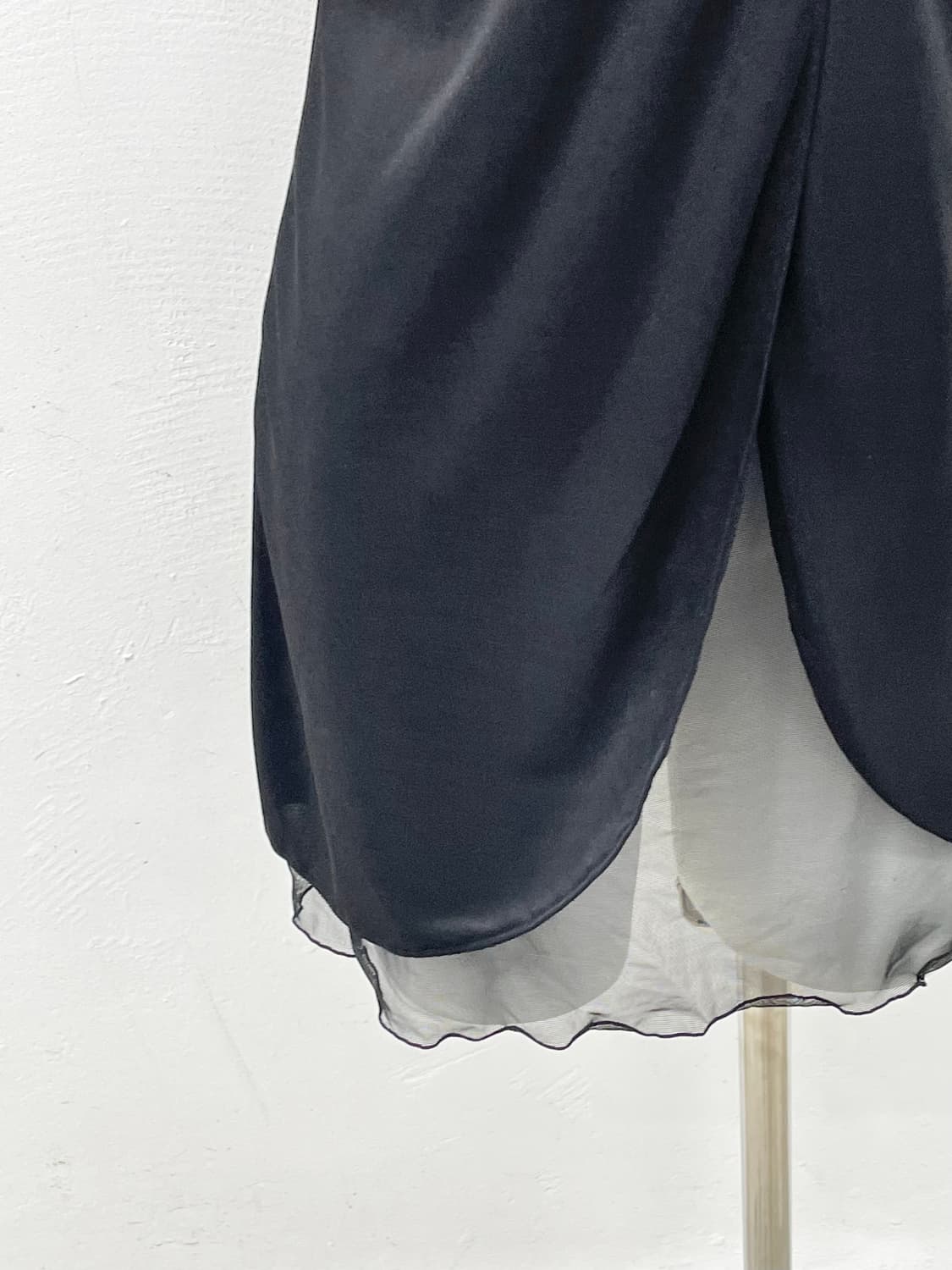 블랙 로즈 자수 슬립 상품이미지3