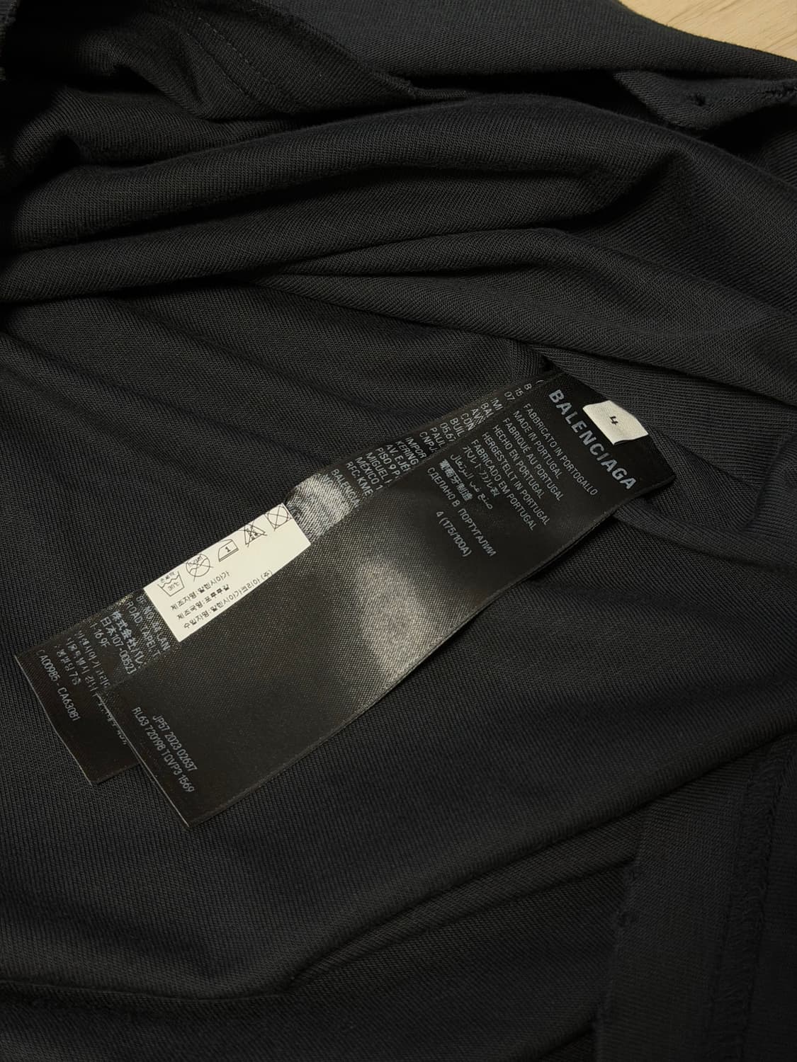 발렌시아가 인사이드 아웃 미러 오버사이즈 디스트로이드 티셔츠 블랙 상품이미지6