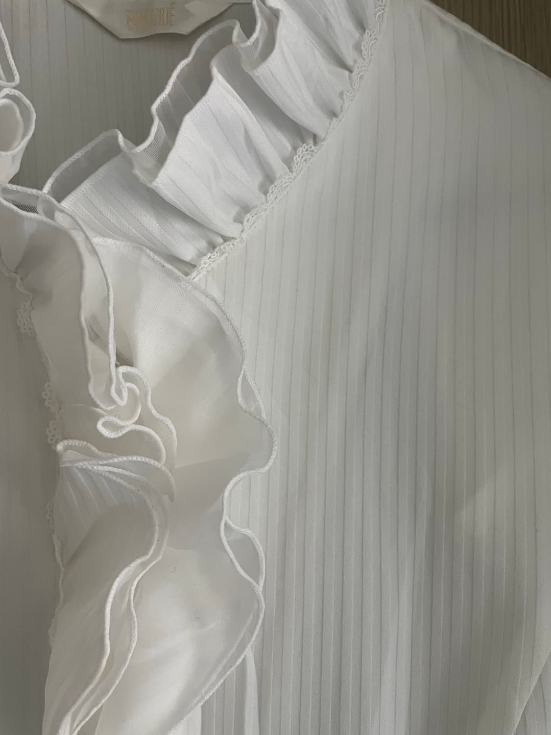 락시크 락펑크 나나 화이트 빤딱 프릴 스트라이프 블라우스 상품이미지1