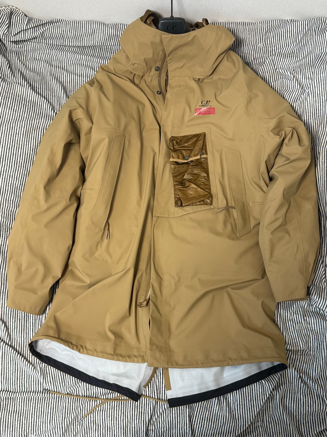 Cp company 씨피컴퍼니 인피니움 고어텍스 피쉬테일 야상 상품이미지1