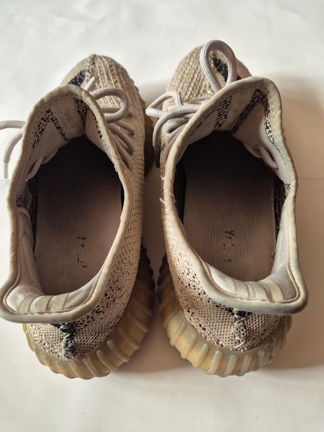 YEEZY BOOST 350 V2 - SLATE/CORE BLACK 상품이미지2