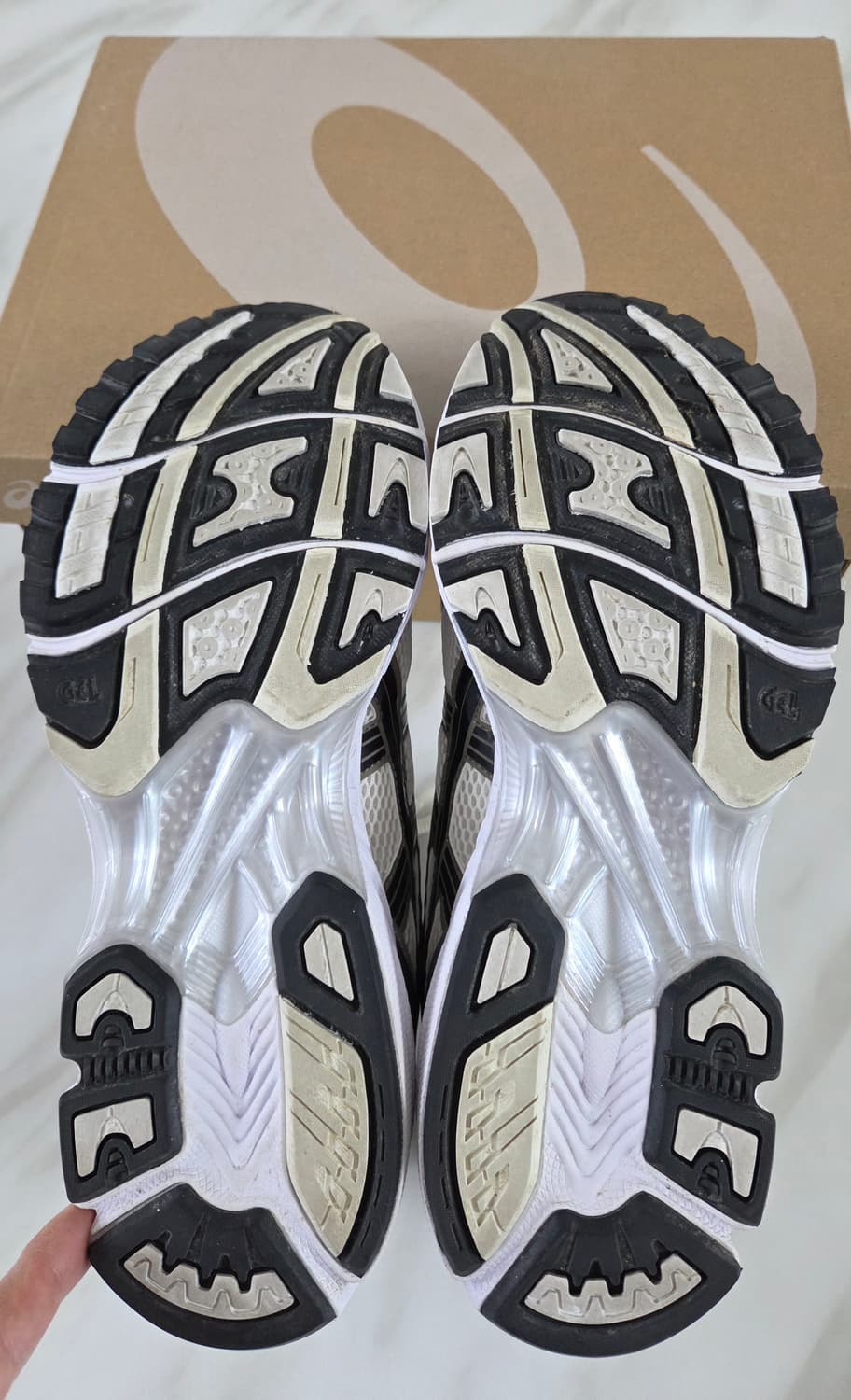 젤카야노14 크림블랙 285mm 상태최상 상품이미지7