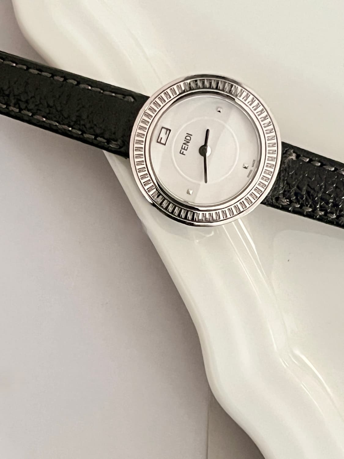 FENDI 마이웨이 실버 라운드 펜디 시계 상품이미지1