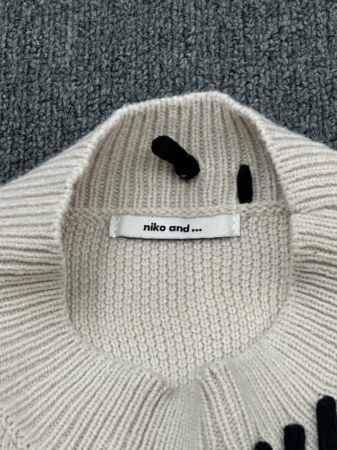 OS)Niko and 빈티지 아이보리 스티치 니트 스웨터 상품이미지4